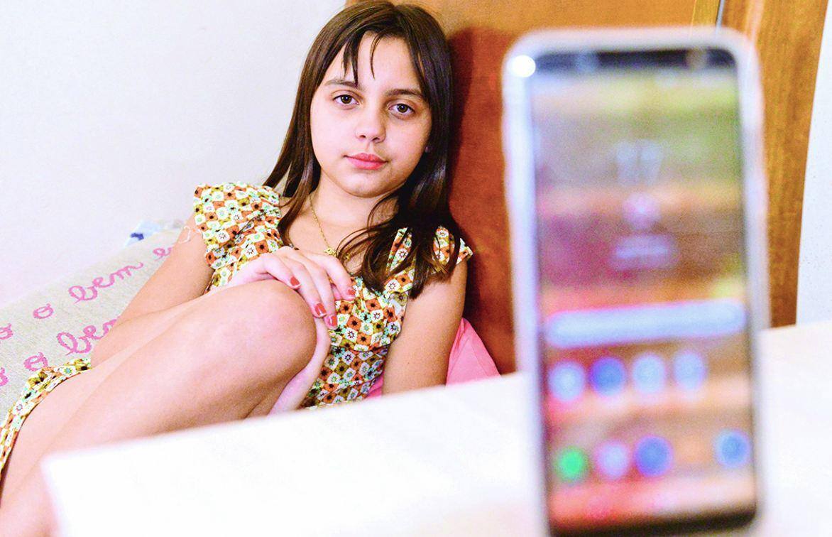 Alerta. Maria Luiza faz parte do grupo de risco: adolescentes são mais suscetíveis a supostos impactos
