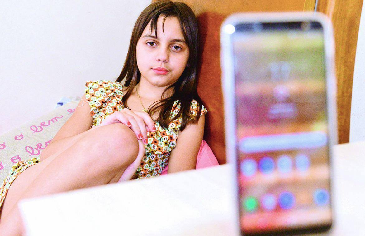 Alerta Maria Luiza faz parte do grupo de risco: adolescentes são mais suscetíveis a supostos impactos