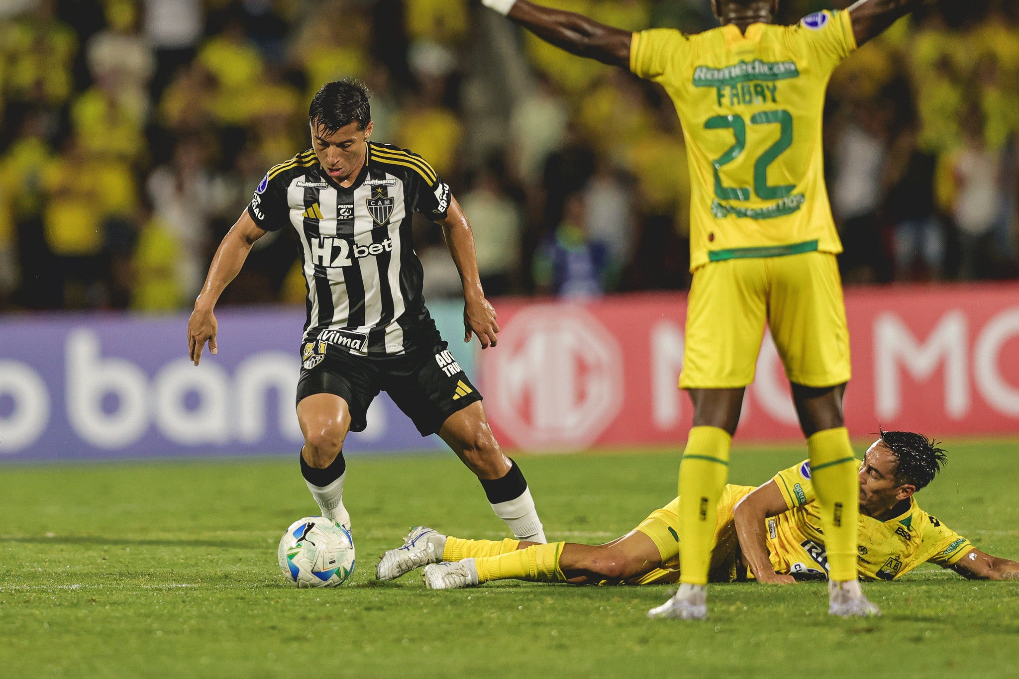 Jornal Marca aponta interesse do Valencia em Alan Franco