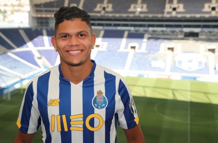 Evanilson chegou ao Porto-POR em 2020 