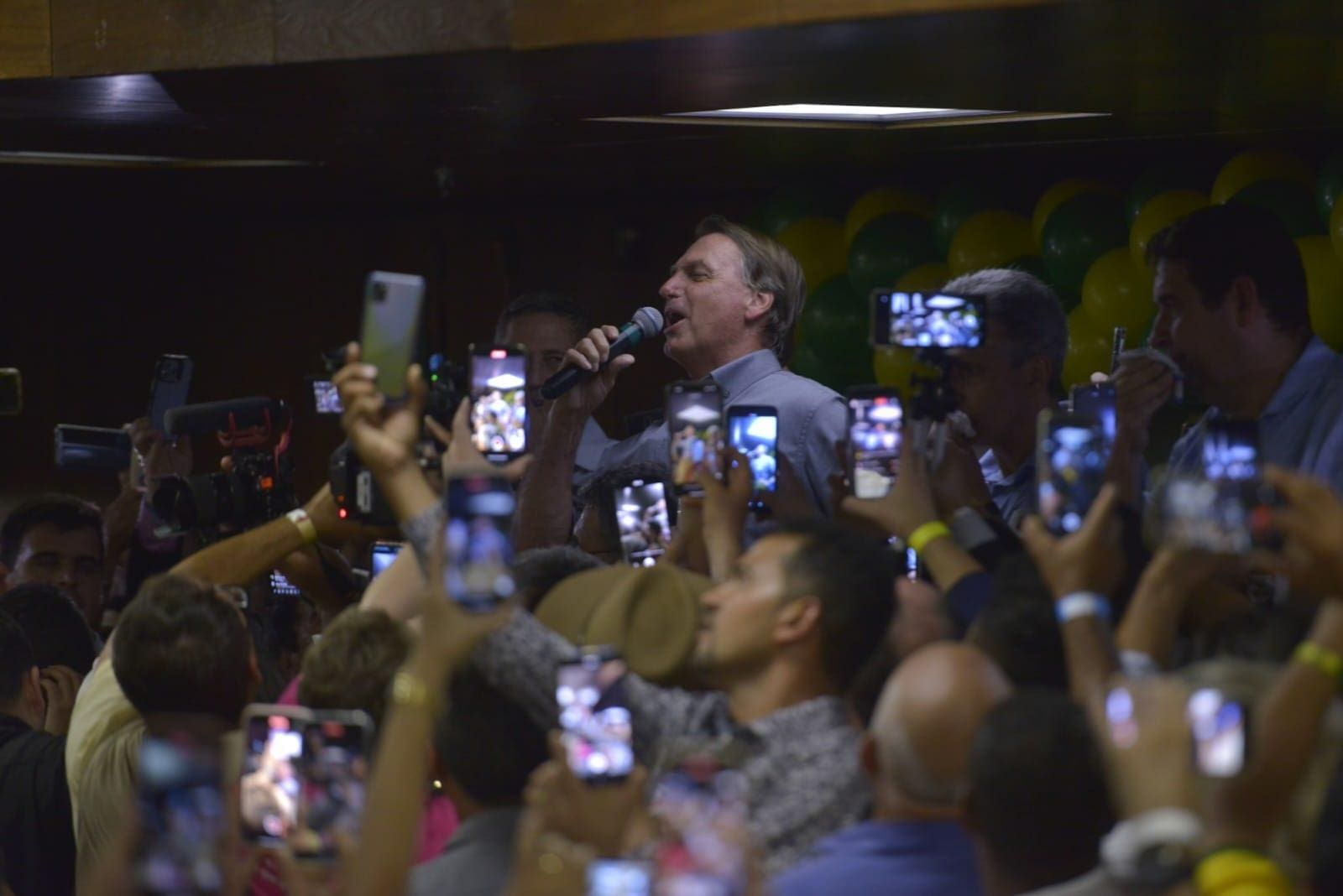 Bolsonaro discursa para prefeitos mineiros em BH