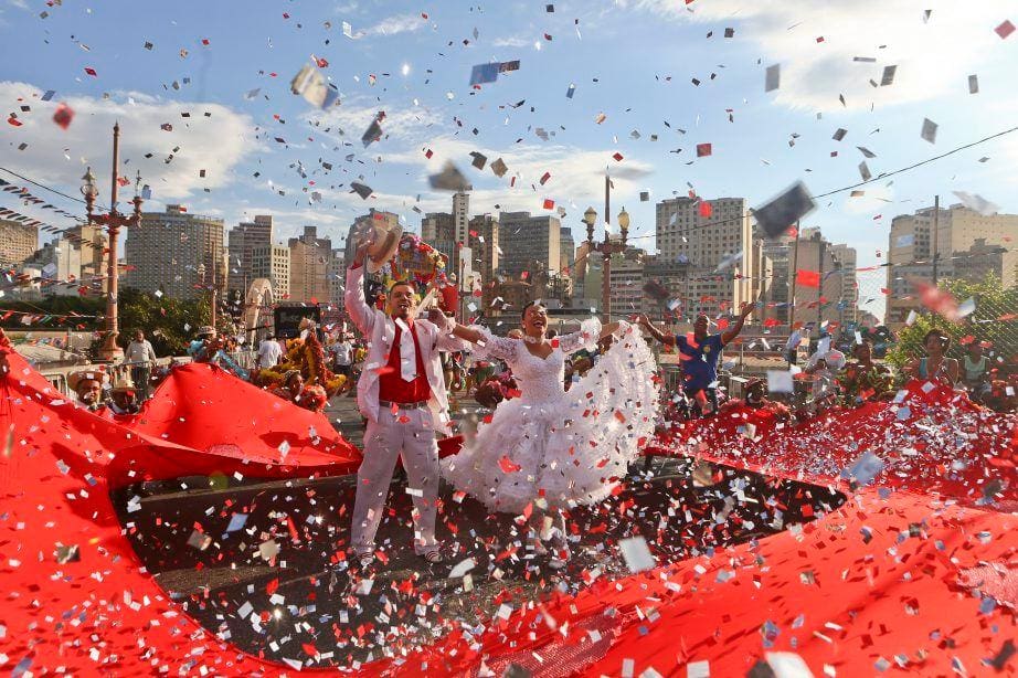 Cidades - Do dia - Belo Horizonte MG
Cortejo junino abre oficialmente o Arraial da capital  Desfile das quadrilhas com carrocas , noivos de todas as idades 

FOTO: MARIELA GUIMARAES / O TEMPO 1062017