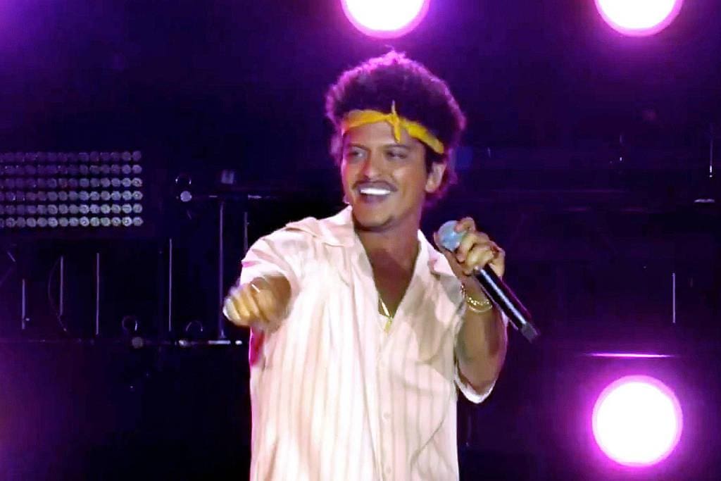 Bruno Mars adicionou novas datas no Brasil devido ao sucesso de vendas dos ingressos