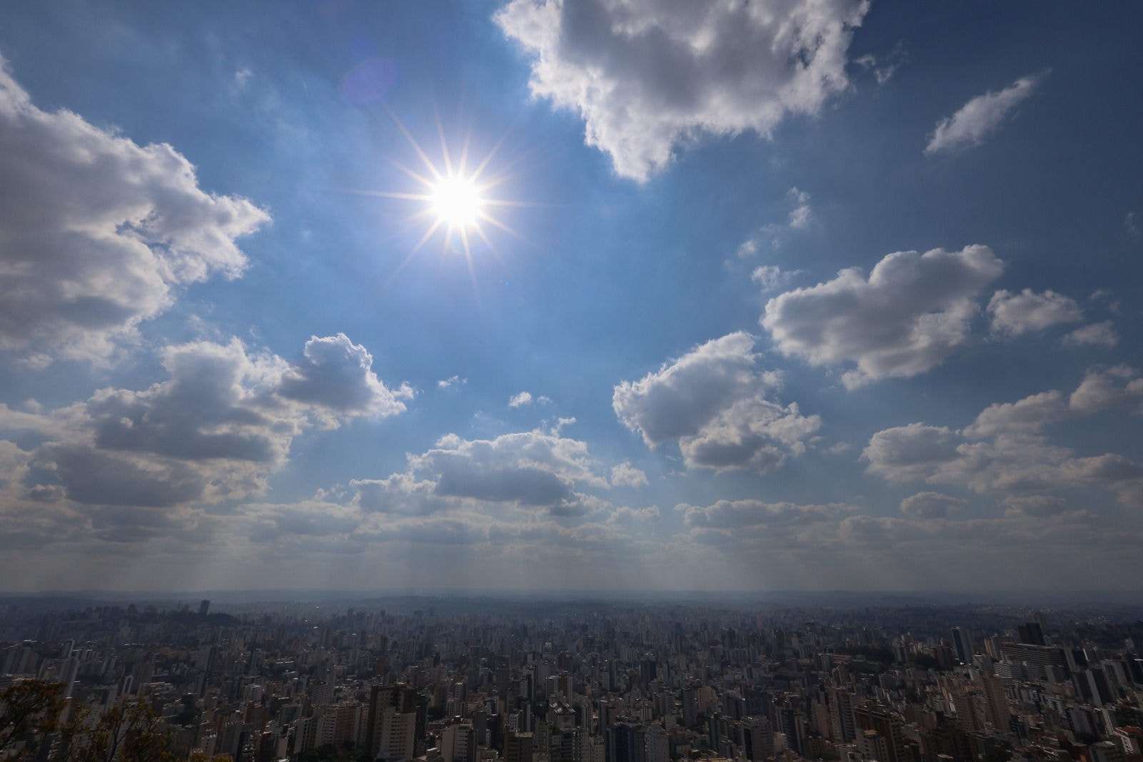 Início do mês será com calor, segundo a meteorologia 