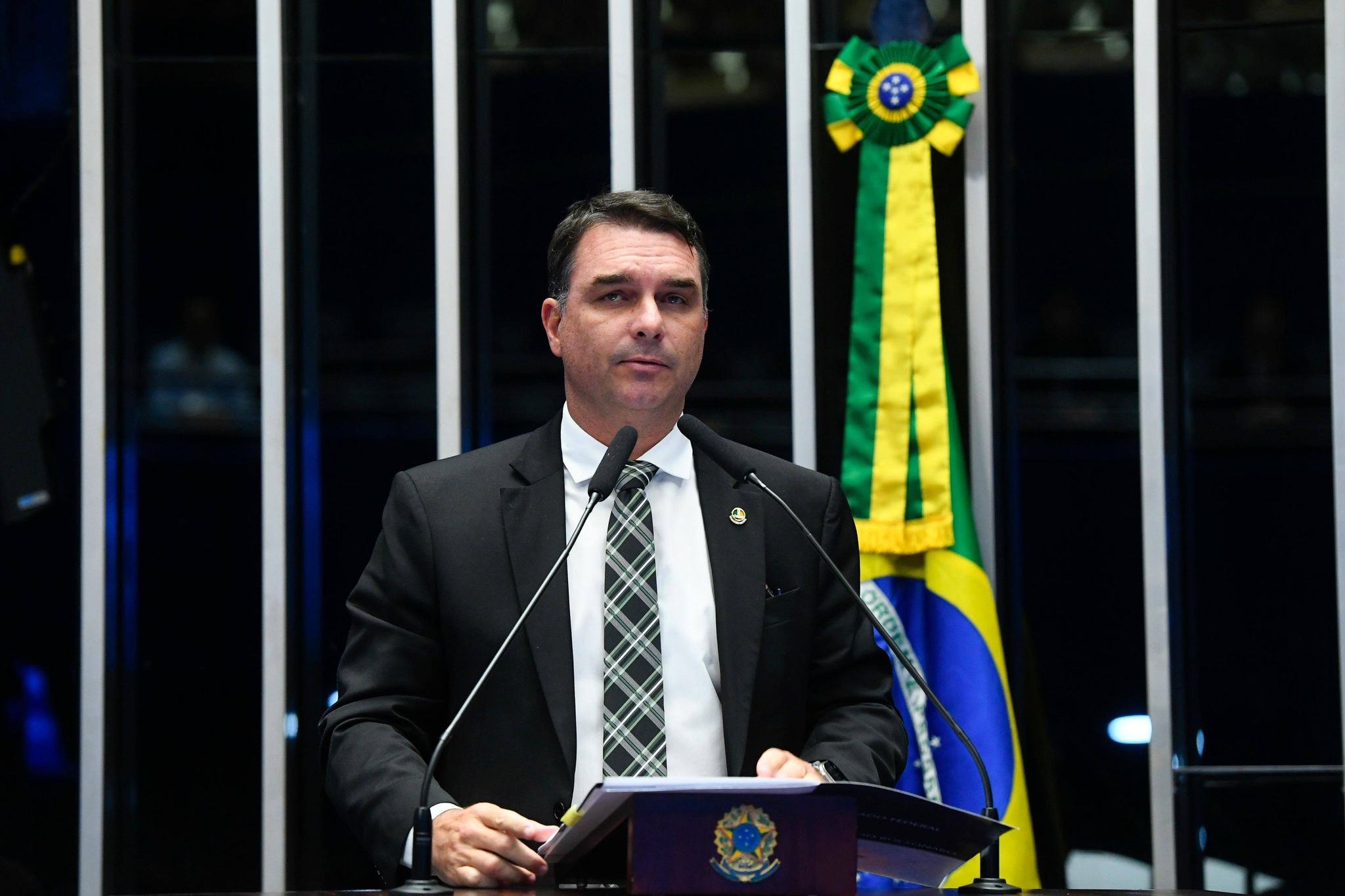 O senador Flávio Bolsonaro, relator do projeto das saidinahs temporárias