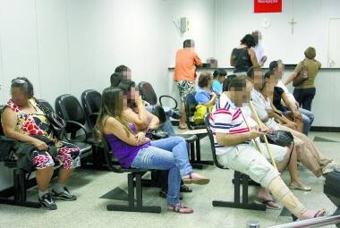 Materia sobre a lotacao nos hospitais particulares  Com o facil