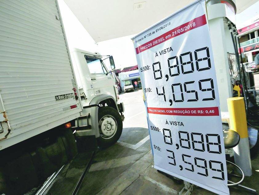 Preço médio do diesel caiu apenas R$ 0,23, em média, no país, segundo levantamento publicado ontem pela ANP 