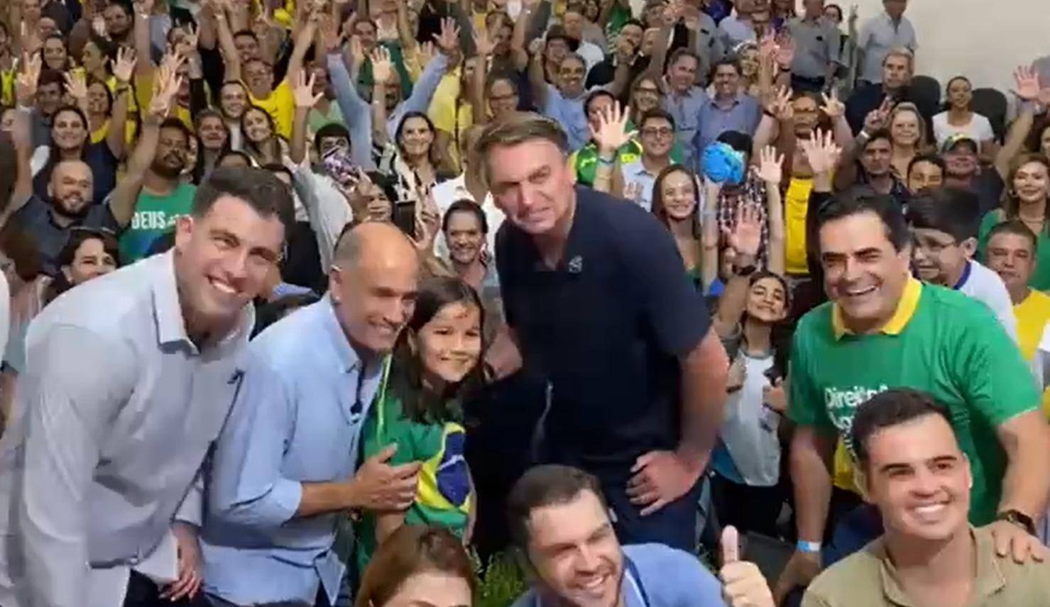 Bolsonaro com apoiadores no Sindicato Rural de Uberaba