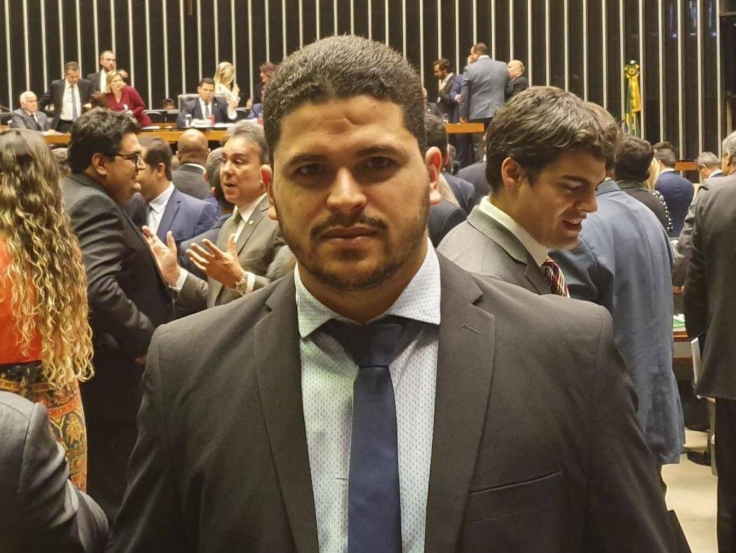 Júlio César voltaria nesta sexta-feira para o Pará, mas adiou a viagem