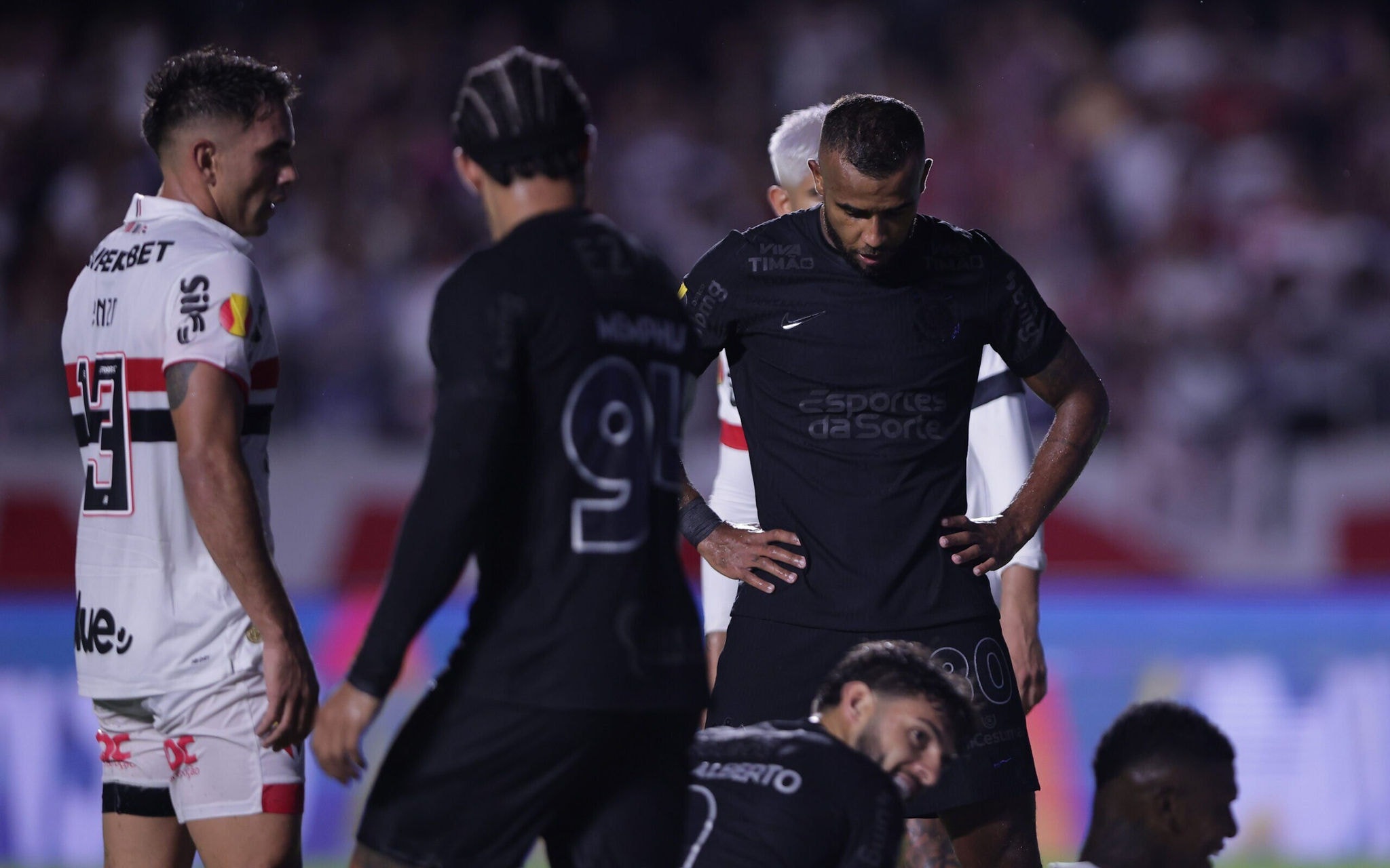 Corinthians perdeu para o São Paulo no Morumbis por 3 a 1 (Foto: Ettore Chiereguini/AGIF)