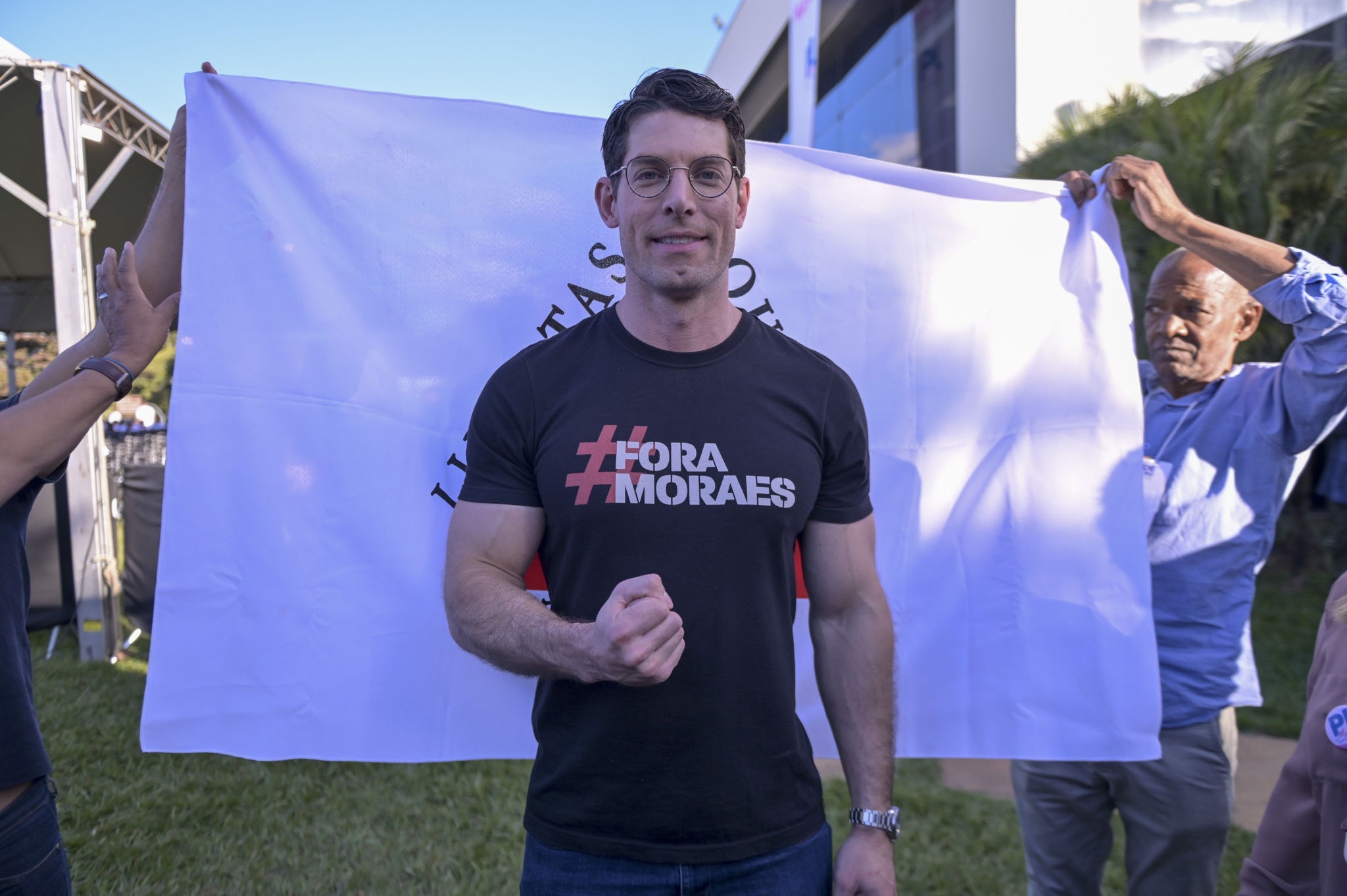 O advogado Marco Antônio Costa, o Superman, foi à Casa Pampulha nessa quinta-feira (26 de junho) ao lado do líder do Movimento Direita Belo Horizonte, Cristiano Reis