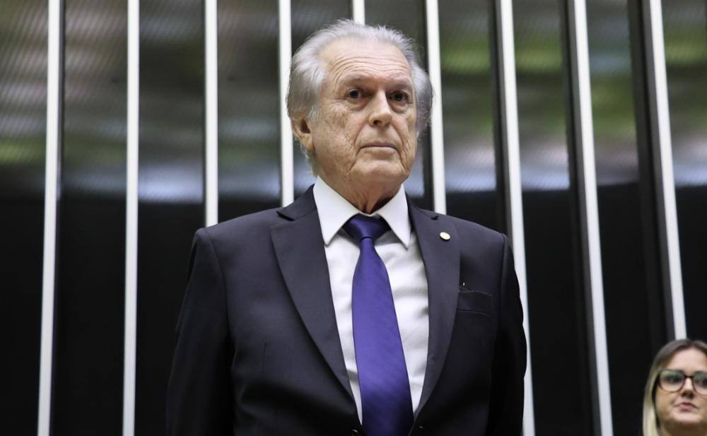 O deputado federal Luciano Bivar durante sessão do Congresso Nacional