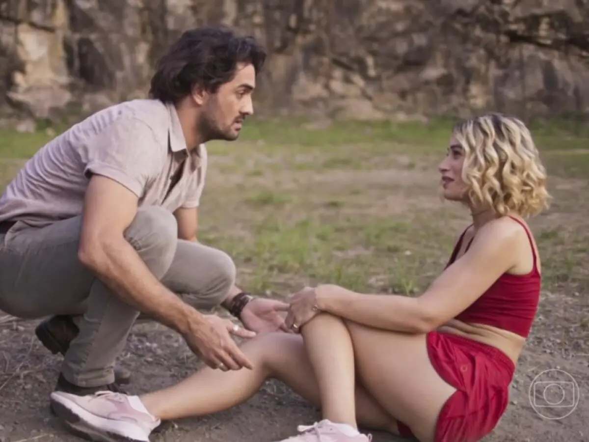 Blandina (Luisa Arraes) e Artur (Túlio Starling)