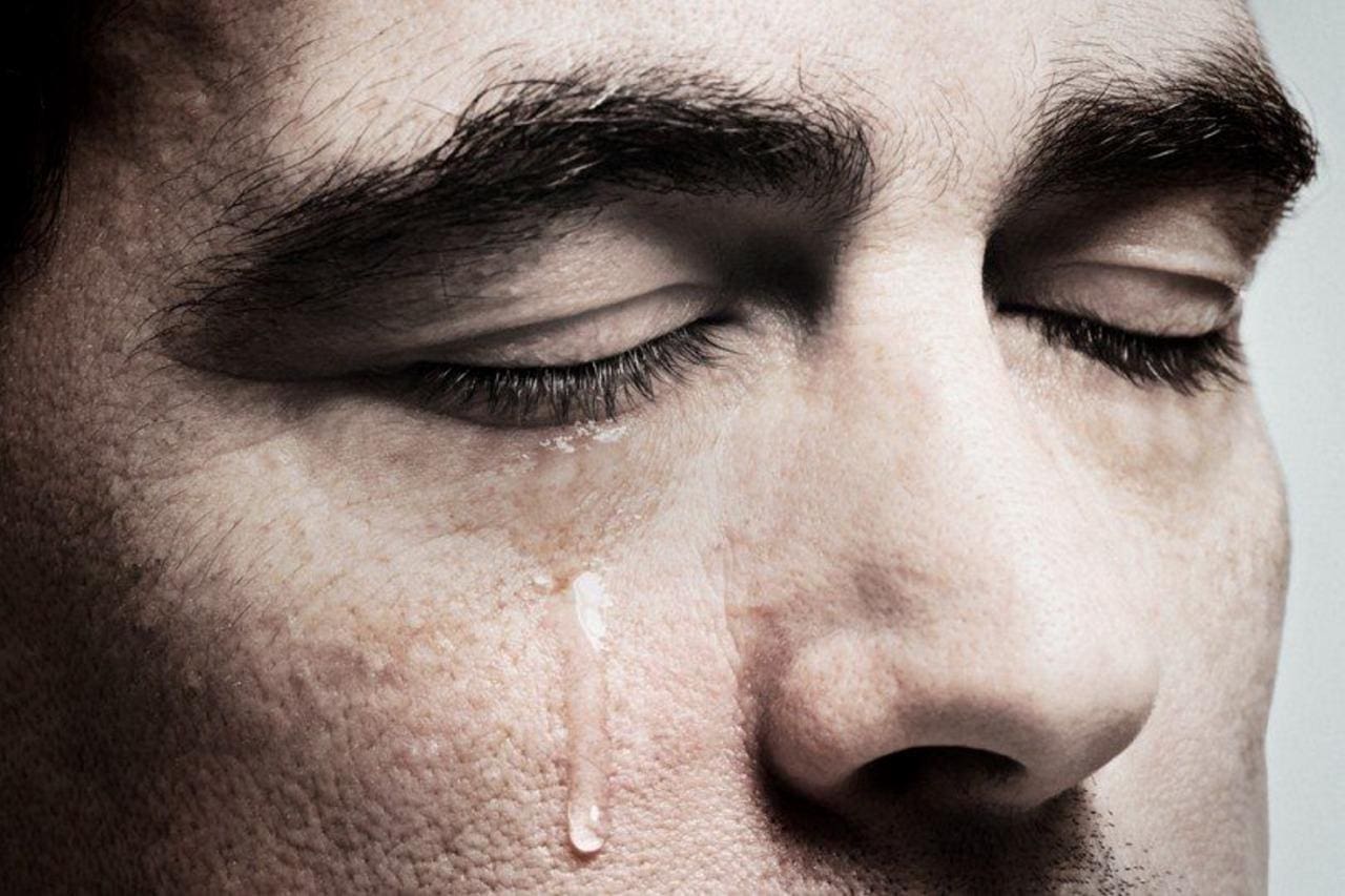 Cultura que reprime o choro é maléfica e impede melhor relação com as emoções