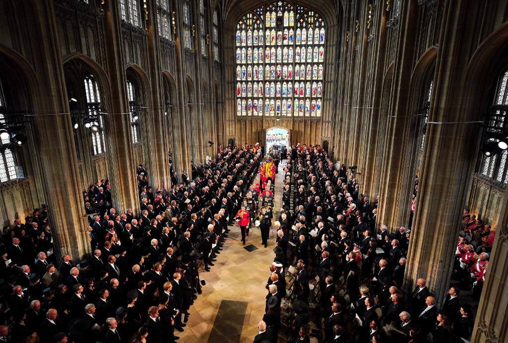 Rainha Elizabeth II é sepultada no Castelo de Windsor, na Inglaterra