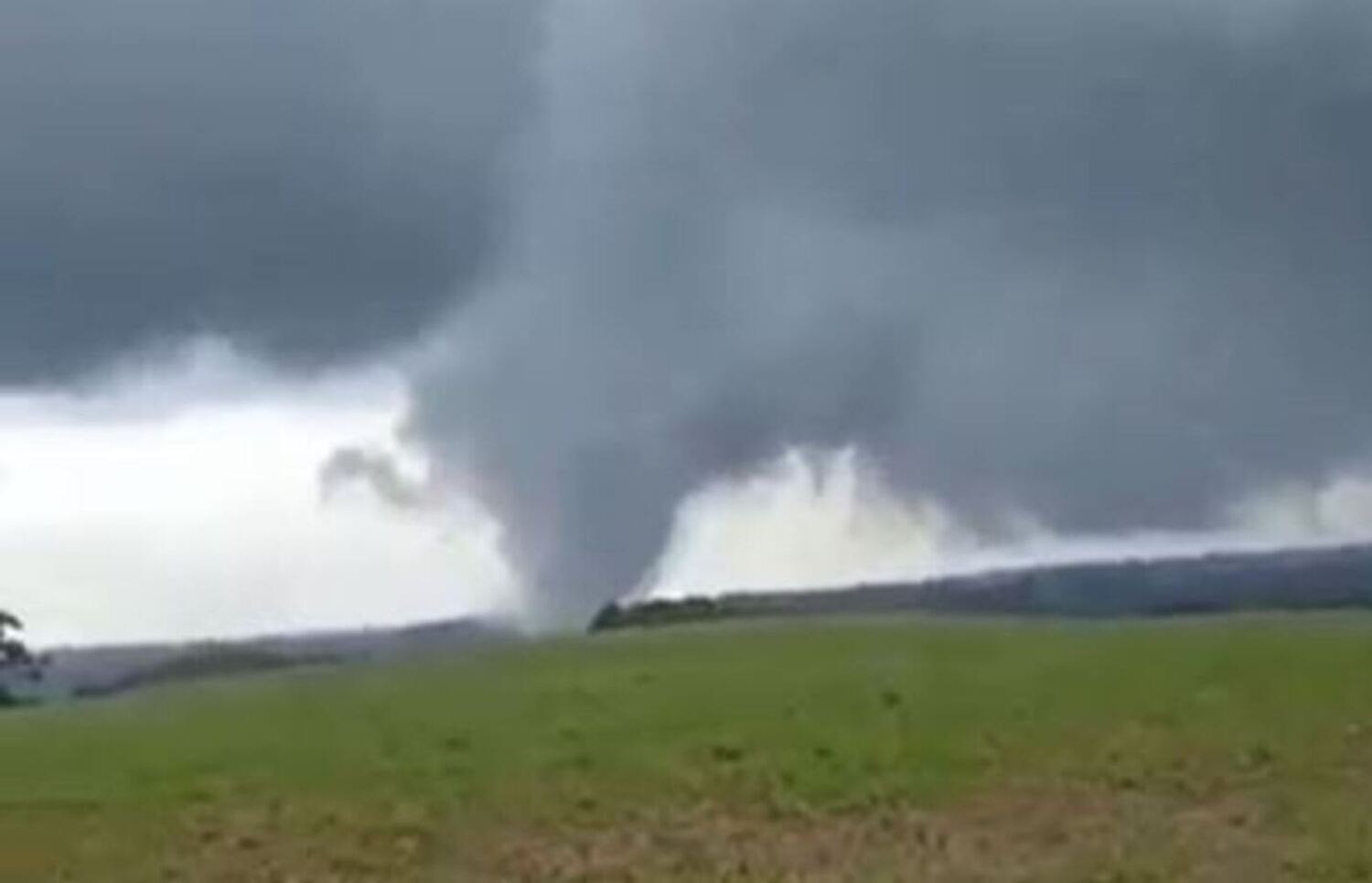 Tornado no município gaúcho de Gentil, no Rio Grande do Sul, neste sábado