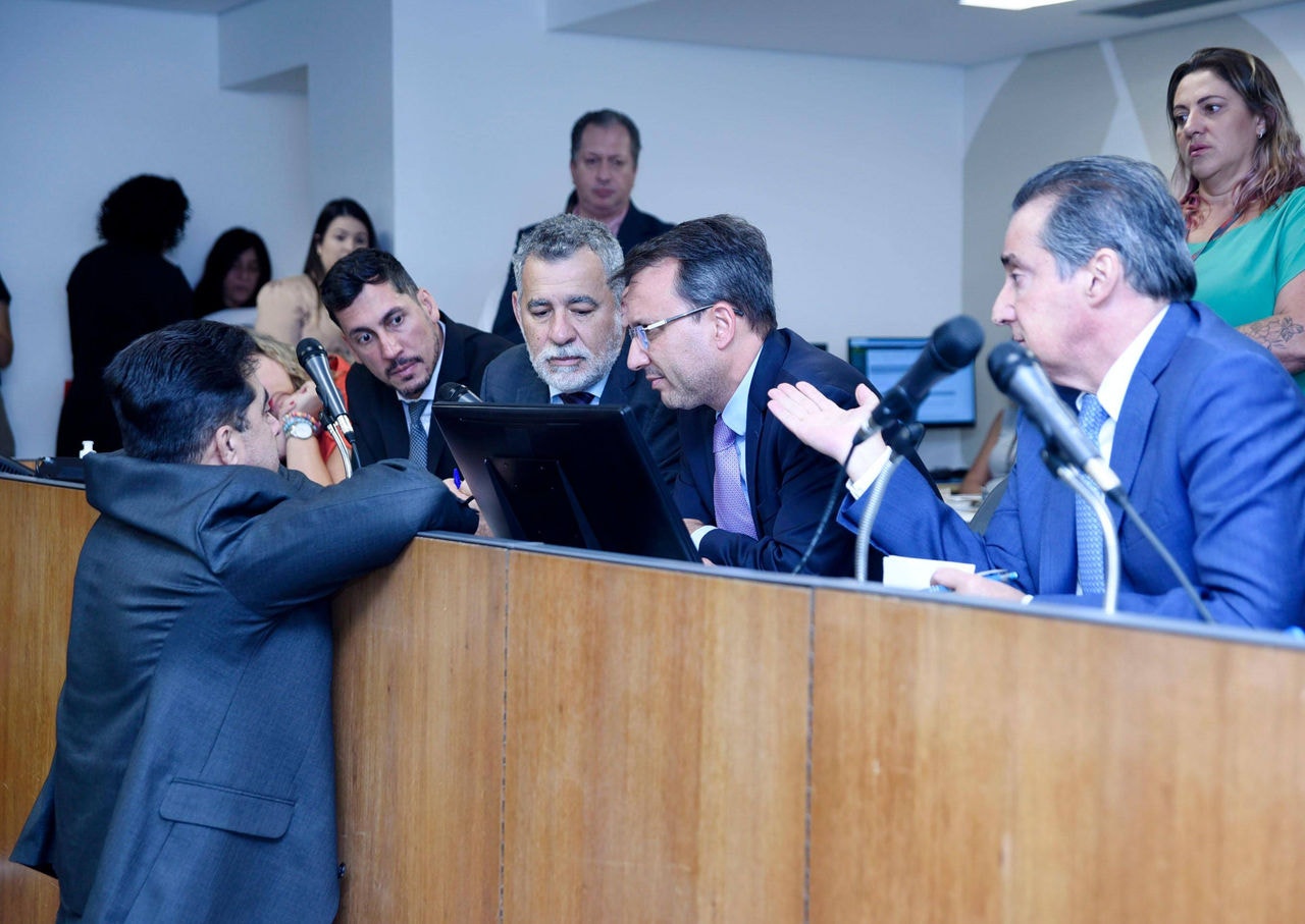 plc-teto-de-gastos-adesão-ao-rrf-by-henrique-chendes-almg