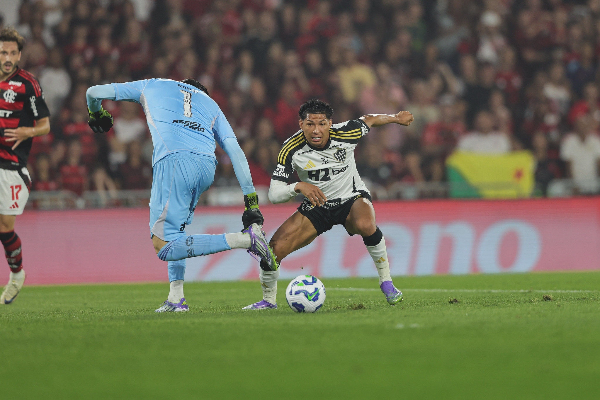 Rony desperdiçou chance sem goleiro