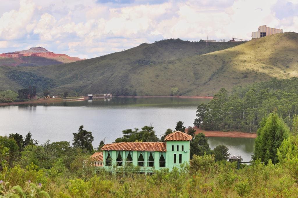 Moradores que foram tirados pela Vale do residencial Solar da  Lagoa, em Nova Lima