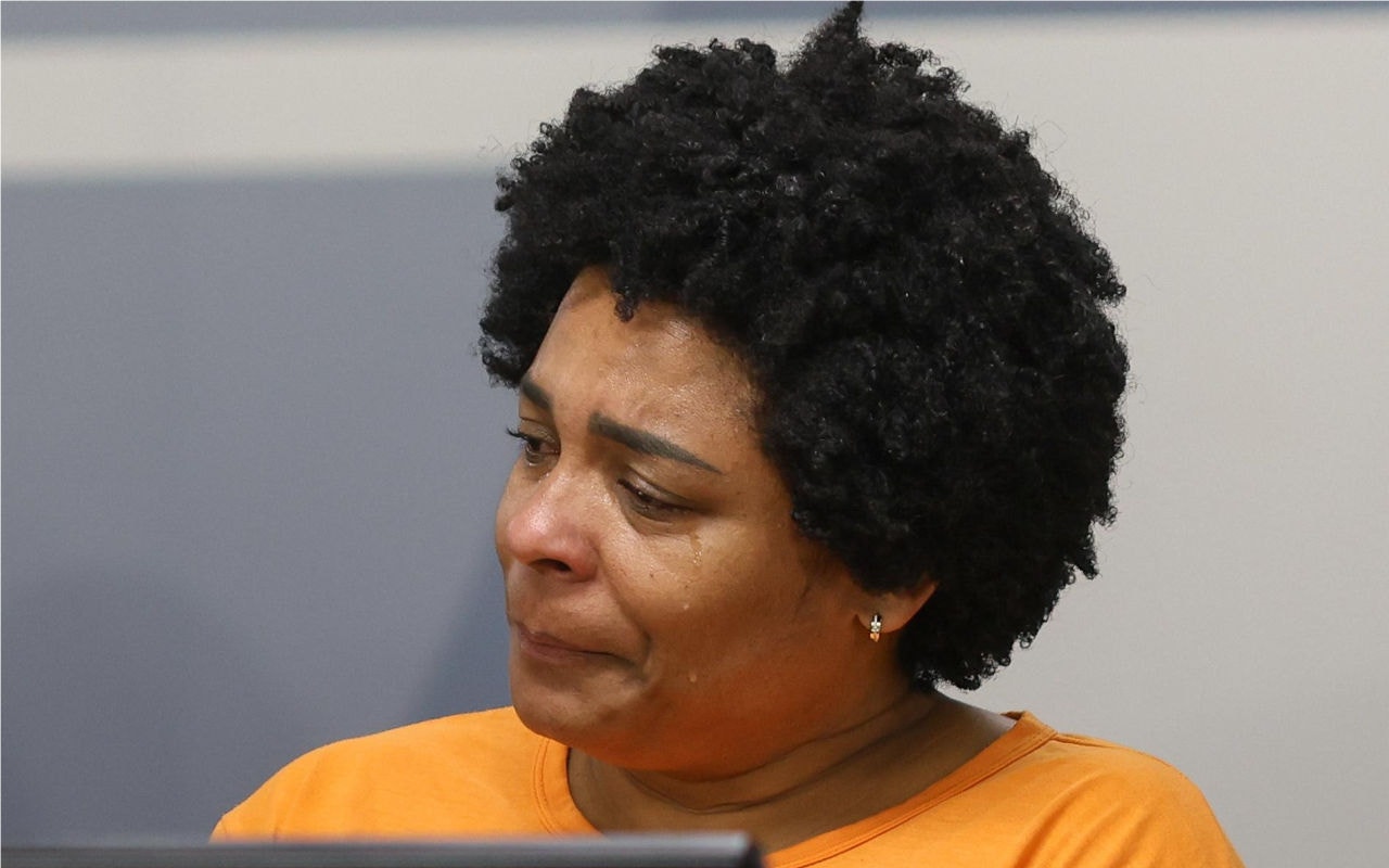 Liliane França, de 44 anos, viúva do gari Laudemir, em audiência pública na ALMG