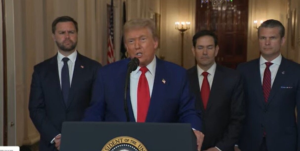 JD Vance, vice-presidente dos EUA, Donald Trump, presidente dos EUA, Marco Rubio, secretário de Estado, e Pete Begseth, secretário de Defesa, durante pronunciamento presidencial sobre ataque ao Irã no sábado, 21.6