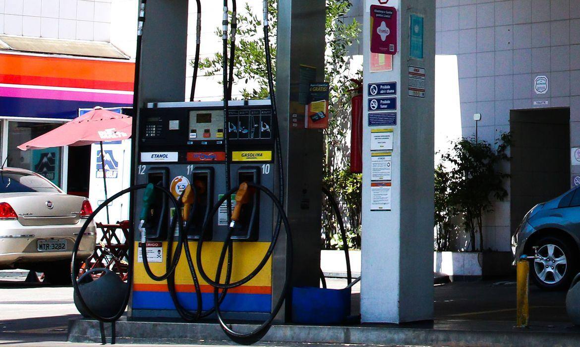 Gasolina já está mais cara nas bombas