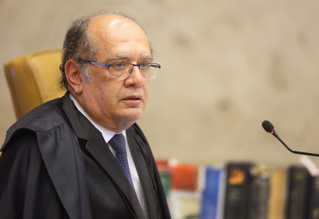 O ministro Gilmar Mendes acompanhou o voto do relator Luís Roberto Barroso, que defende a suspensão do reajuste salarial adicional até o julgamento definitivo