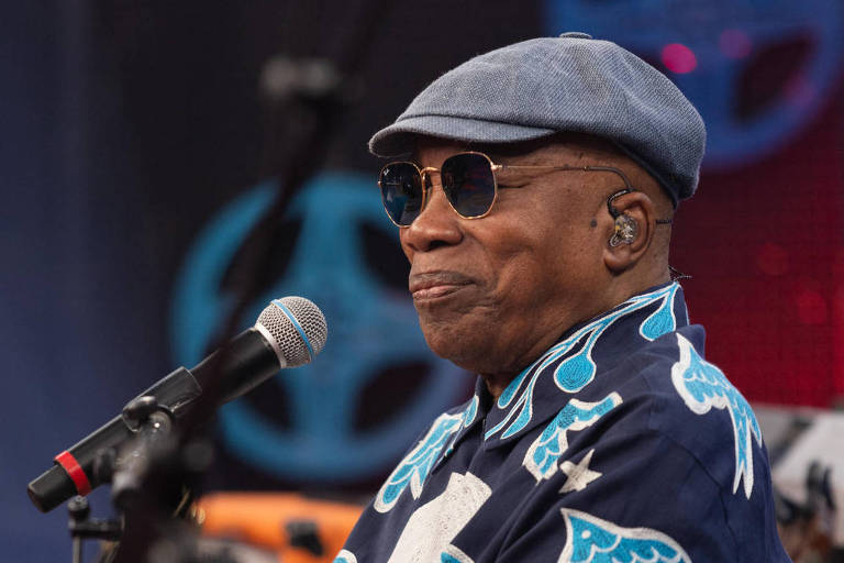 Milton Nascimento lança música que tem Paul Simon cantando em português