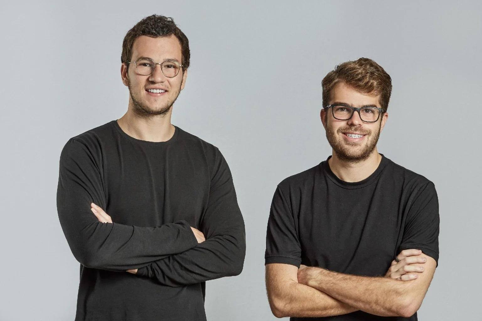 Henrique Dubugras, 26, e Pedro Franceschi, 25, se conheceram no Twitter em 2012