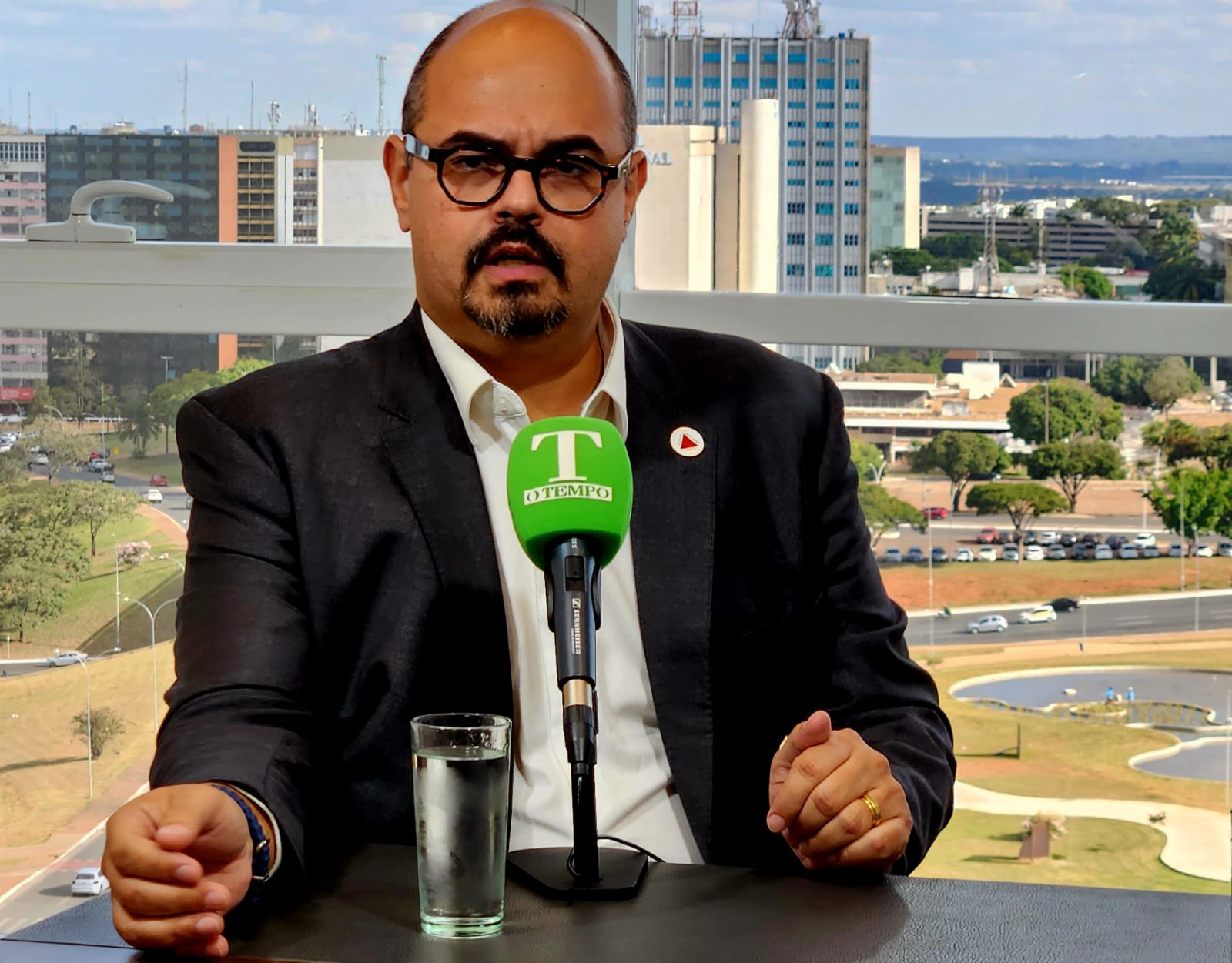 O vice-governador de Minas Gerais, Mateus Simões, em entrevista à 91,7 FM O TEMPO, na redação de O TEMPO em Brasília
