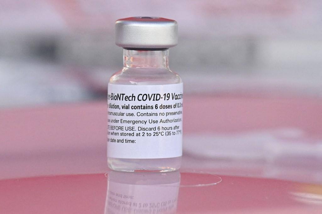 BH estima vacinar 210 mil adolescentes com doses Pfizer que chegam em setembro