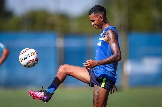 O volante será mais um reforço para a temporada 2022 do Cruzeiro