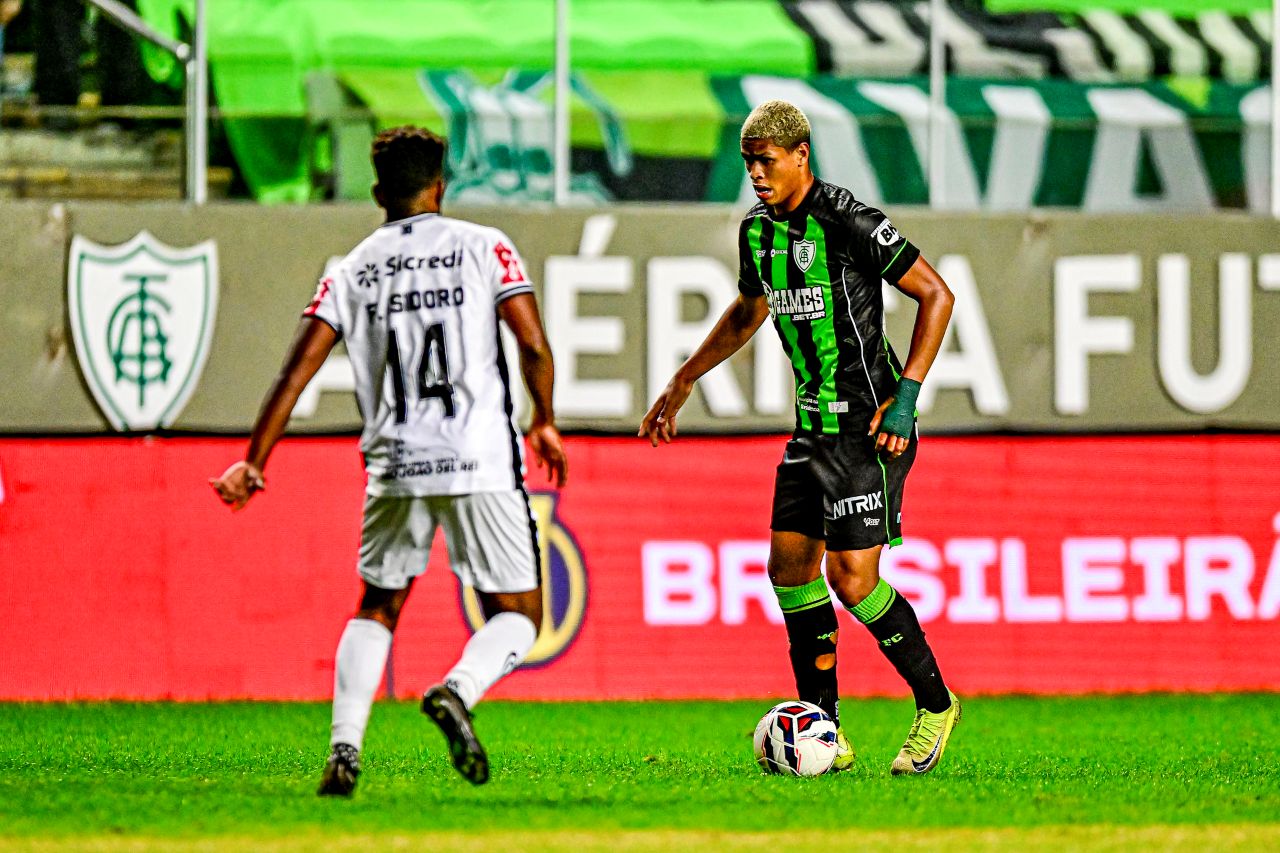 América e Athletic em campo pela Série B do Campeonato Brasileiro