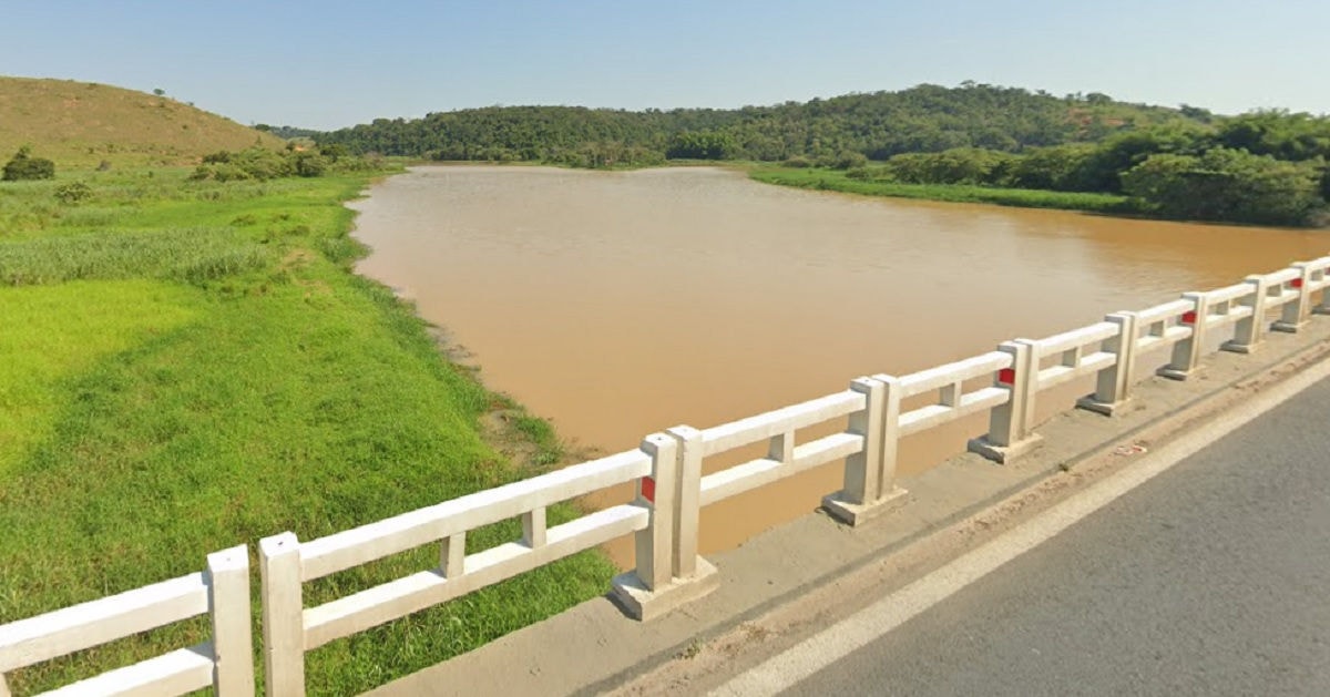 Areia estava sendo extraída ilegalmente do rio Pomba