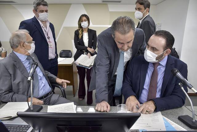 Comissão de Fiscalização Financeira se reuniu nesta terça para analisar pareceres