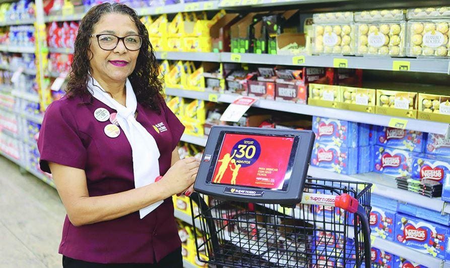 Antônia acha importante saber lidar com tecnologia em qualquer idade, pois facilita a vida