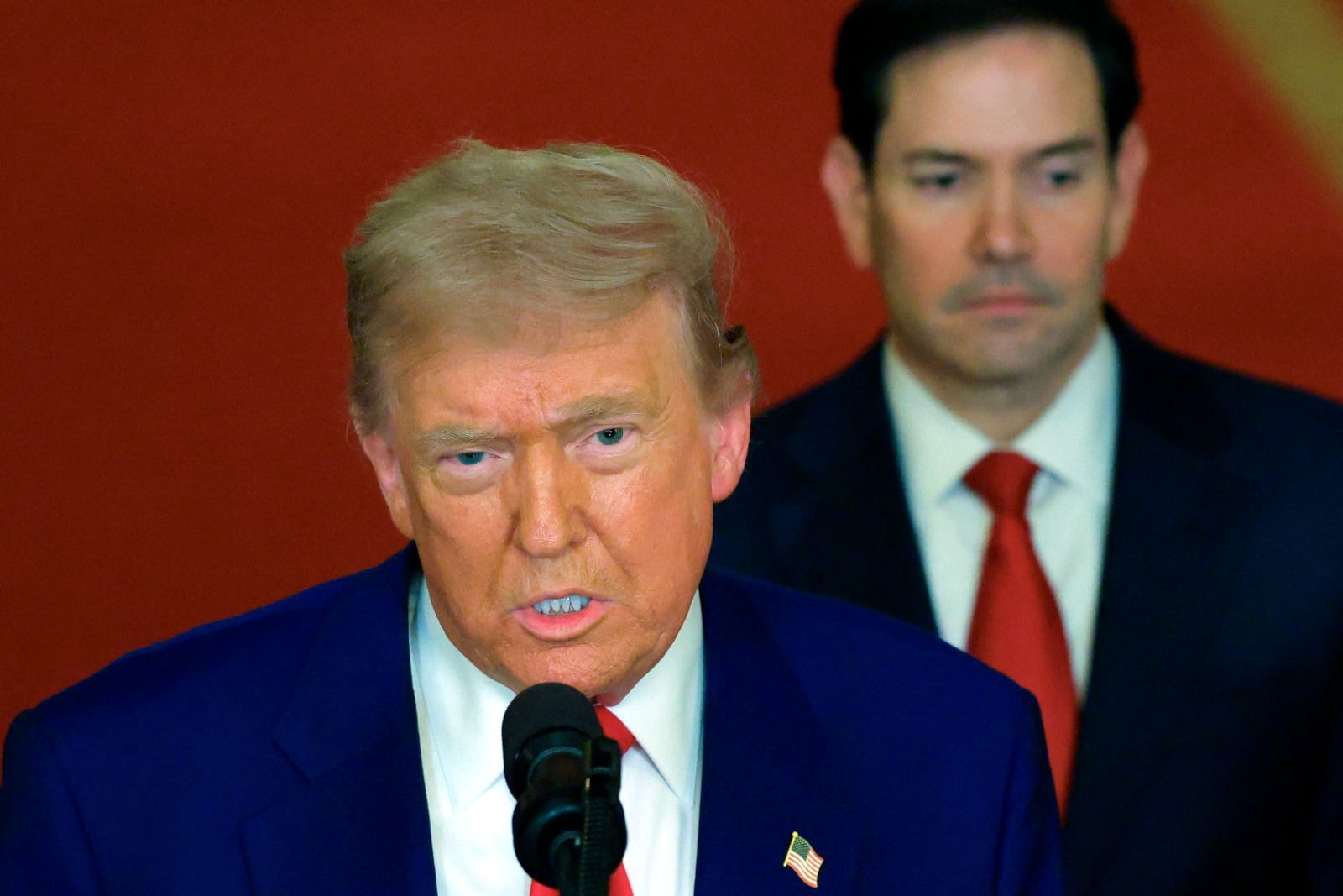 O presidente Donald Trump disse que os militares dos EUA realizaram um "ataque muito bem-sucedido" a três instalações nucleares iranianas
