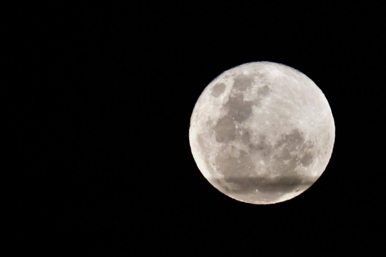 Um astronauta canadense participará pela primeira vez de um voo em órbita lunar em 2023