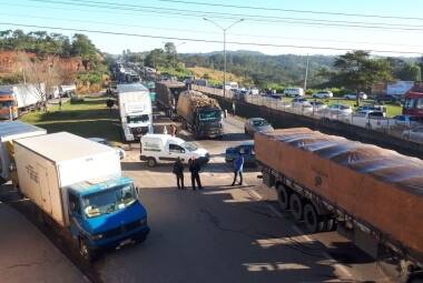 Protesto na BR-040, em Ribeirão das Neves, na região metropolitana de Belo Horizonte