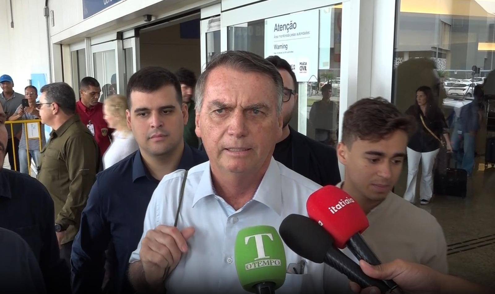 Jair Bolsonaro (PL) chegou em BH ao lado dos deputados federal Nikolas Ferreira (PL-MG) e estadual Bruno Engler (PL)