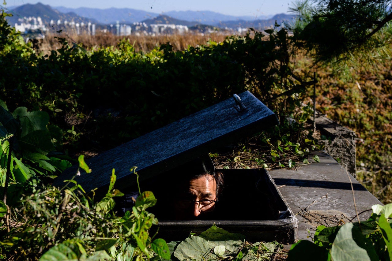 Bunker foi construído na propriedade do arquiteto na cidade de Jecheon, cerca de 120 quilômetros ao sudeste da capital Seul