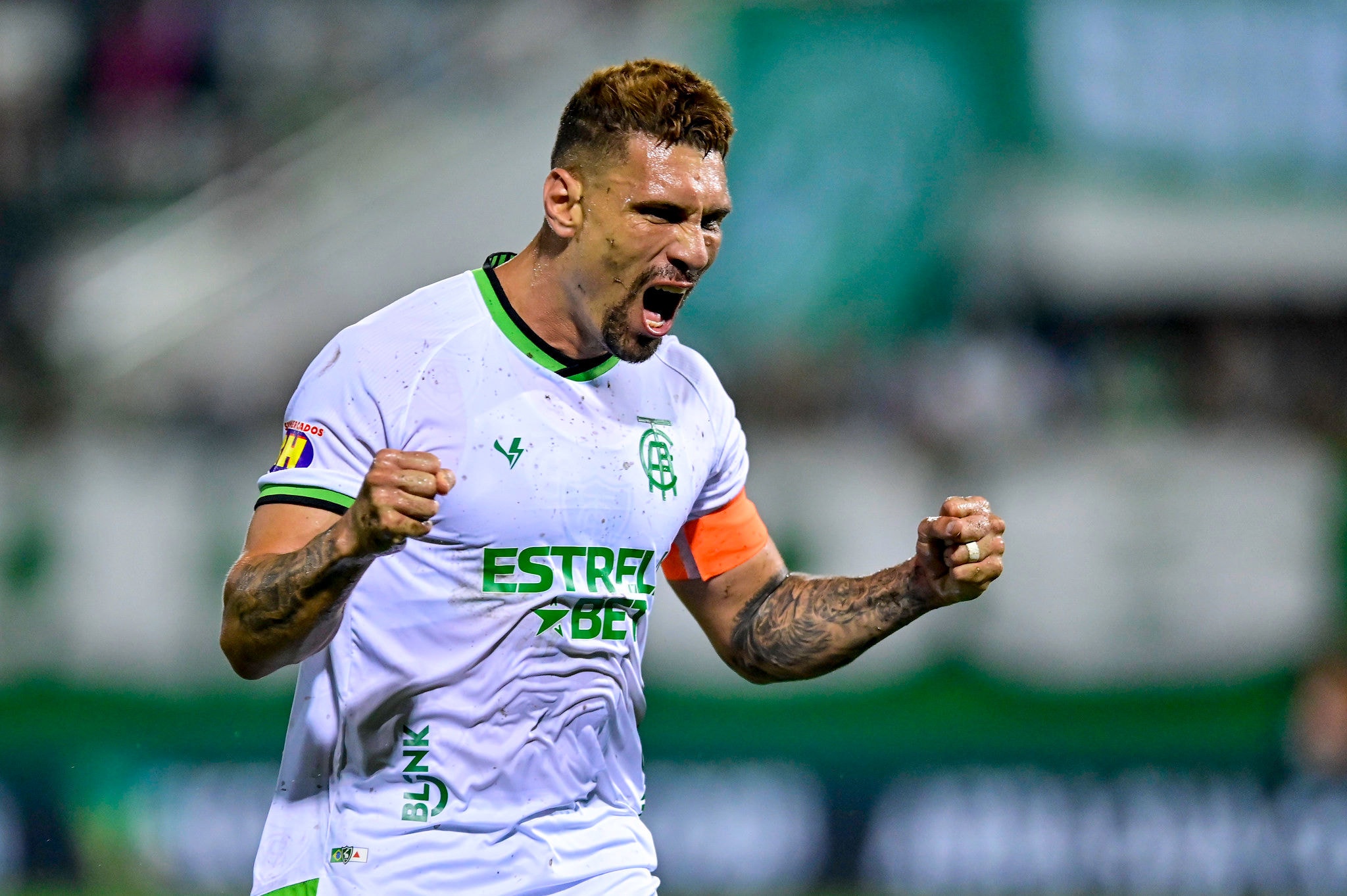 Moisés é o batedor oficial de pênalti do América nesta temporada