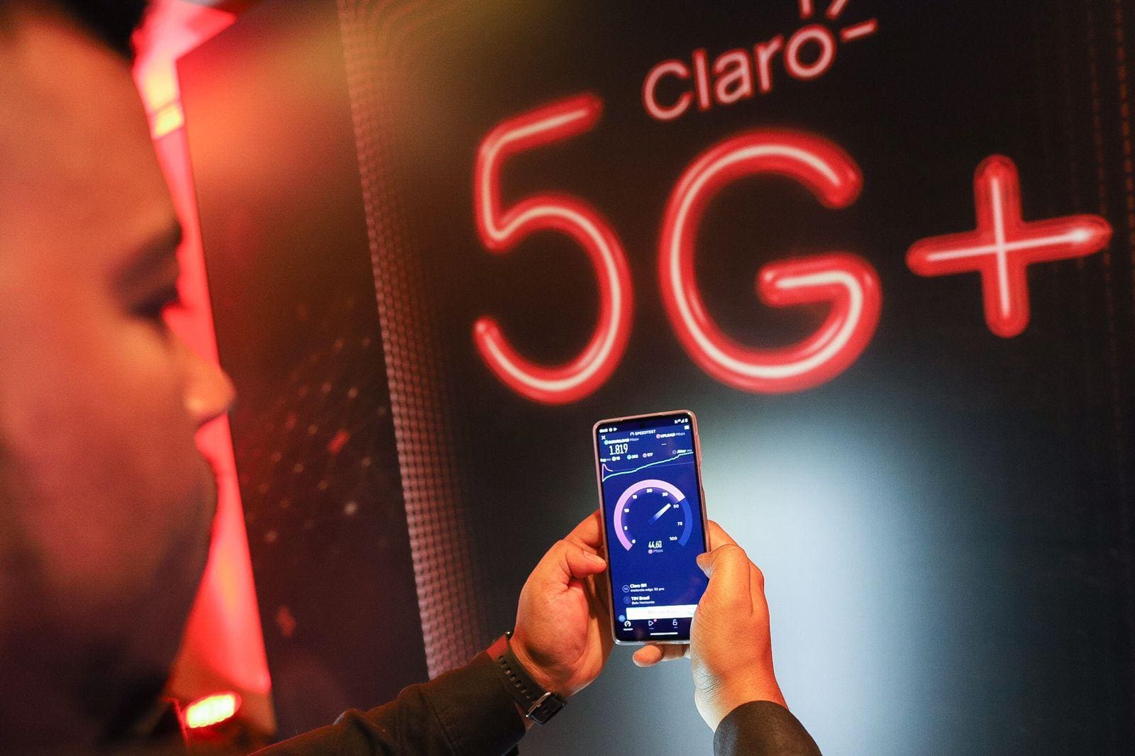 As operadoras já instalaram o sinal 5G em todas as capitais, todas as cidades com mais de 500 mil habitantes e em metade das cidades com mais de 200 mil habitantes