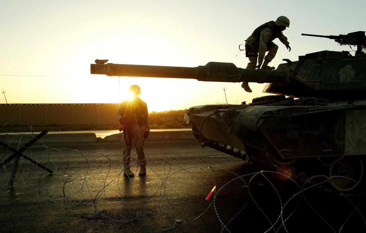 O secretário de Defesa dos EUA negou que as tropas norte-americanas estejam deixando o Iraque