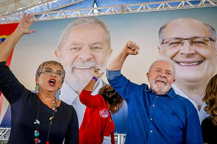 Lula e Marília Campos em Contagem, na região metropolitana de Belo Horizonte, em maio de 2022.