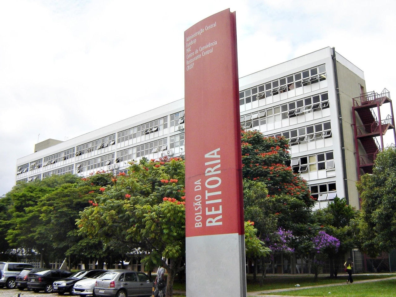 Fachada da reitoria da USP