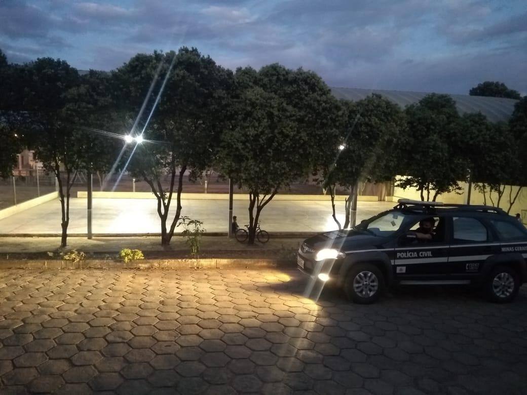Campo de futebol onde suspeito foi preso