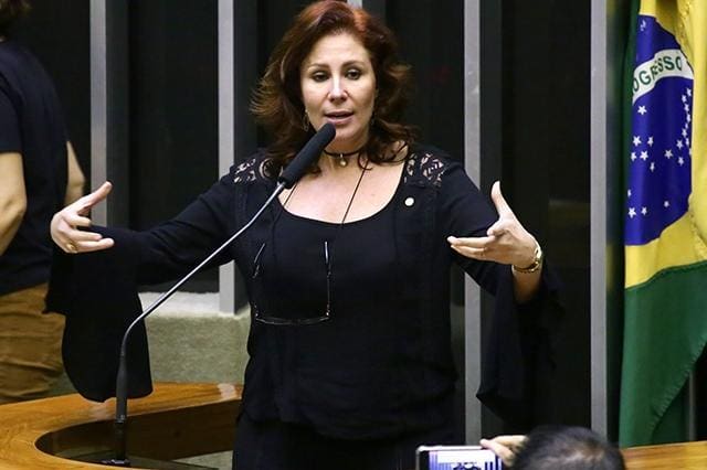 Segundo deputada, Moro vivia uma "esfera de frieza" na relação com Jair Bolsonaro
