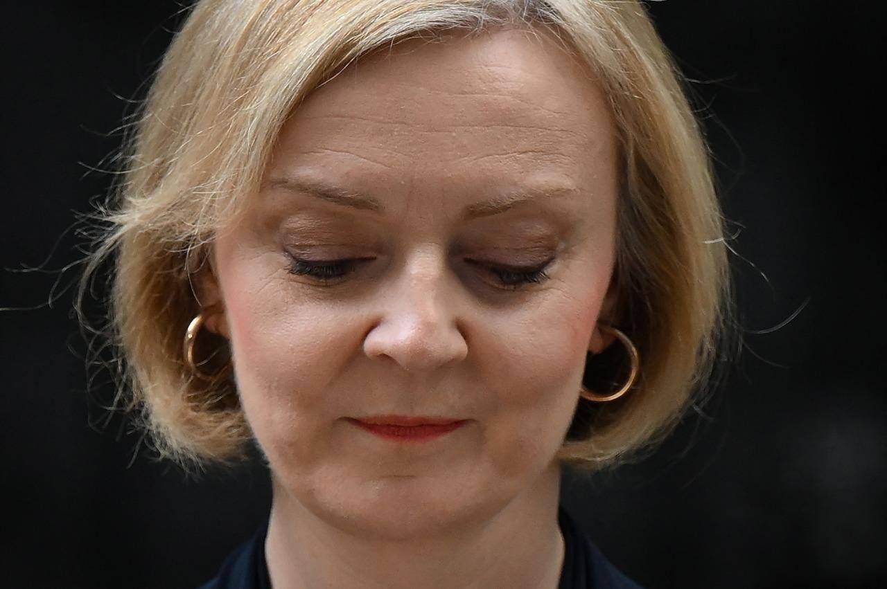Liz Truss promete votação para seu sucessor no Reino Unido em até uma semana
