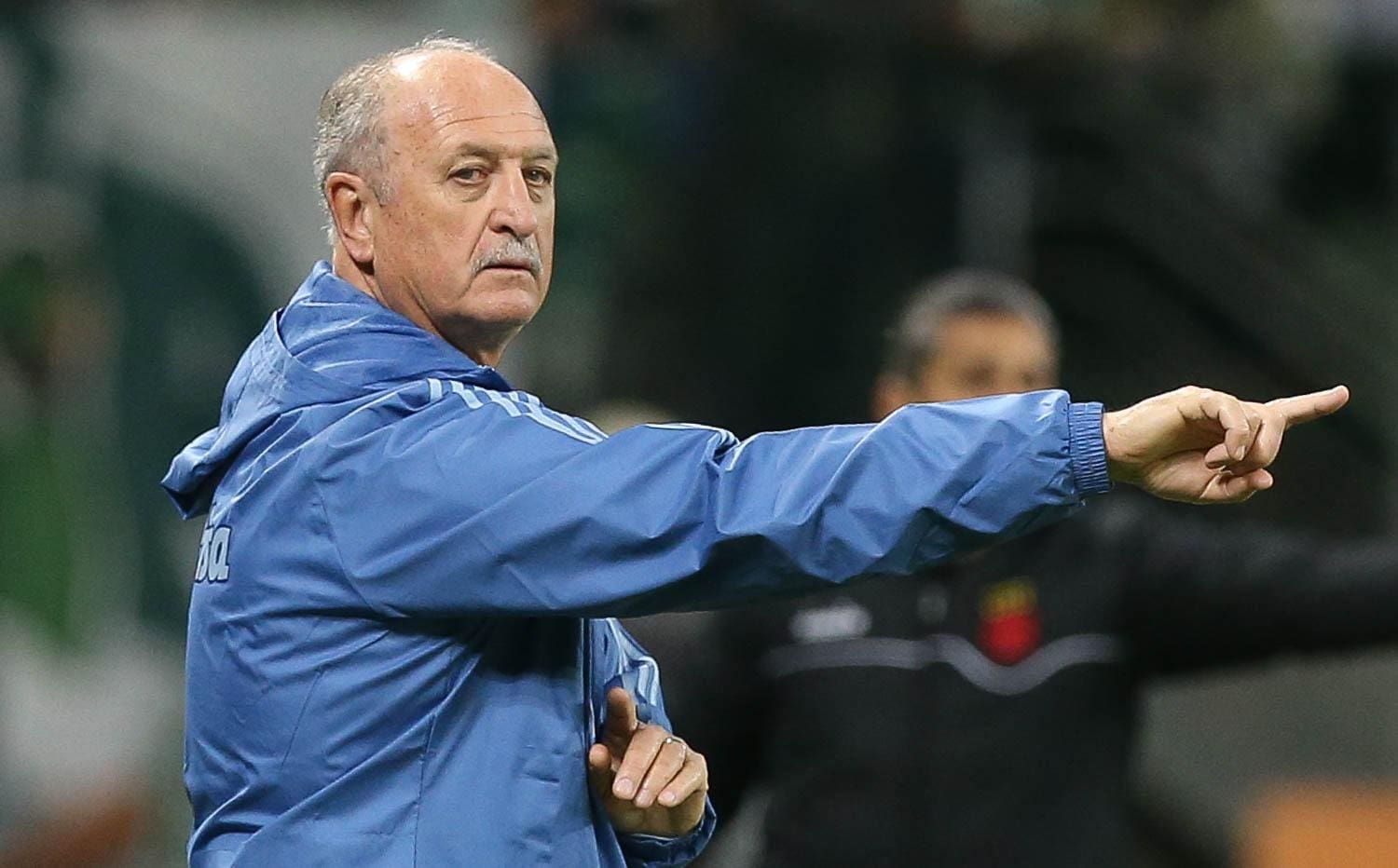 Efeito suspensivo libera Felipão para jogo contra o Fluminense